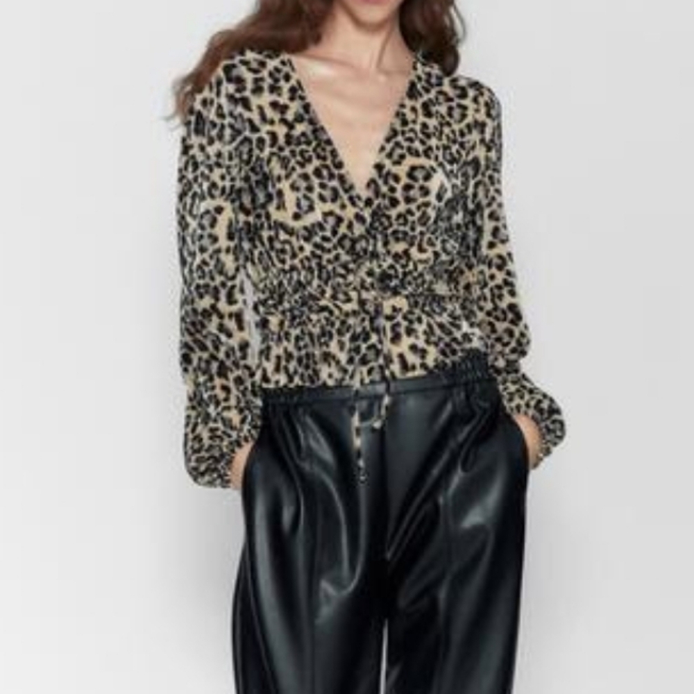 ZARA Leopard Print Pleated Plissé V-Neck Tie Front Top - Medium